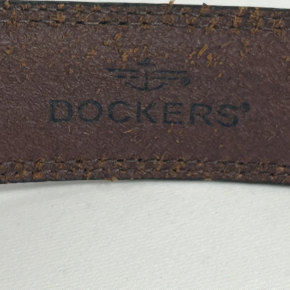 Dockers Mens Dark Brown Genuine Leather Belt Silver Buckle Size 32/80
